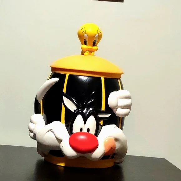 Warner Bros. | Kitchen | Sylvester Tweety Bird Cookie Jar
